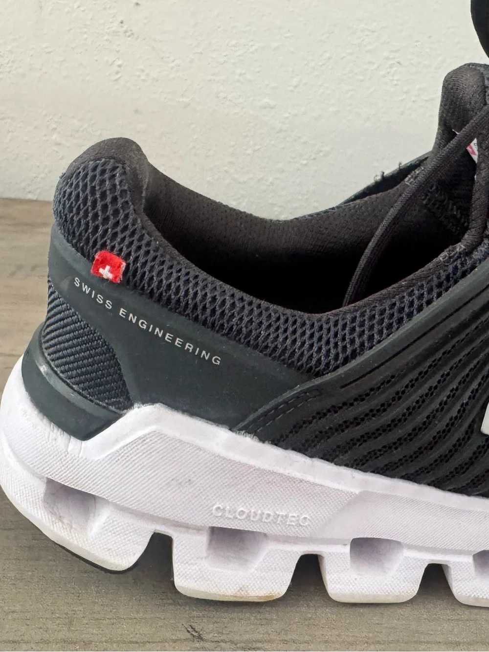 On Women's Cloudswift Shoes in Black/Rock
